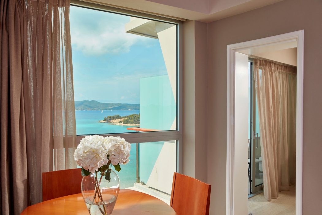 AKS Hinitsa Bay Hotel Junior suites