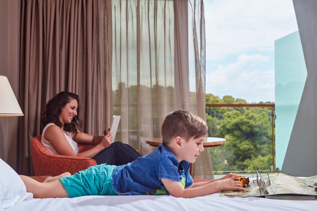 AKS Hinitsa Bay Hotel Standard δωμάτιο με θέα βουνό