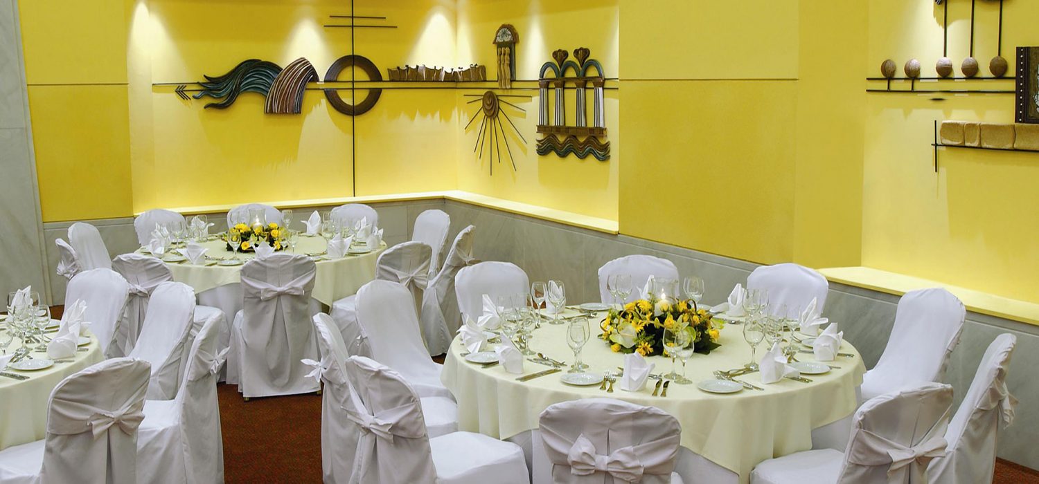 SOCIAL EVENTS Our experienced team promises detail-oriented planning and flawless service. 
