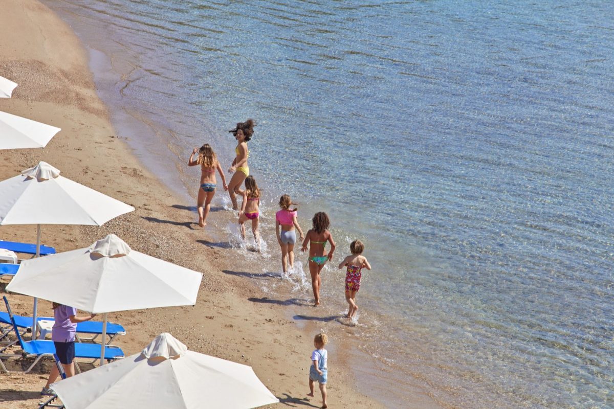 Γιατί τα παιδιά σας θα λατρέψουν το AKS Hinitsa Bay
