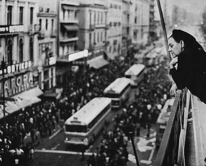 Σοφία Βέμπο – Η Τραγουδίστρια της Νίκης